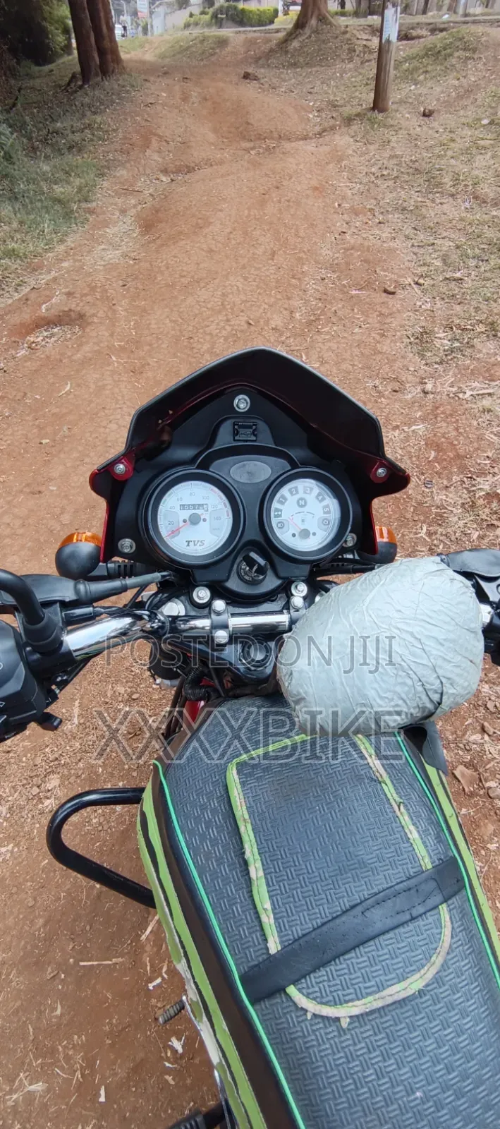 TVS HLX 125 2025 Red