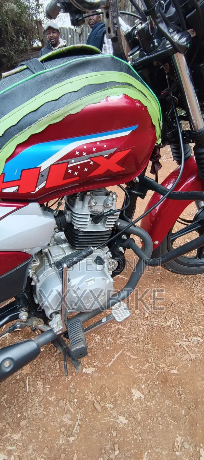 TVS HLX 125 2025 Red