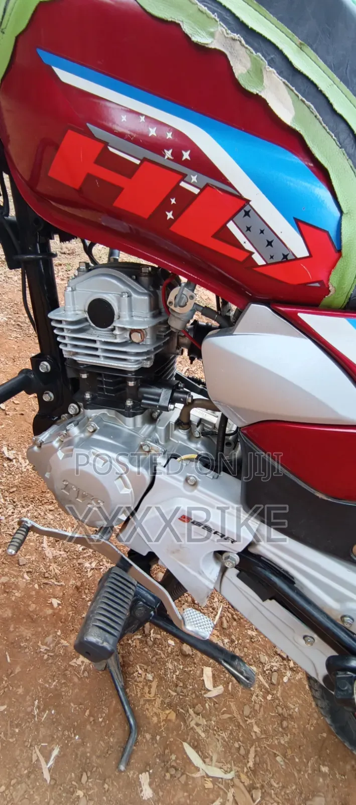 TVS HLX 125 2025 Red