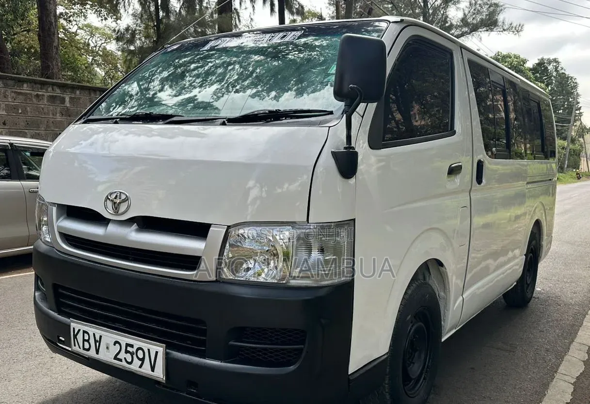 Toyota HiAce 2007 White