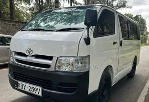 Toyota HiAce 2007 White