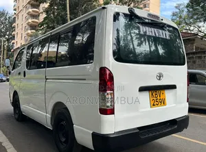 Toyota HiAce 2007 White