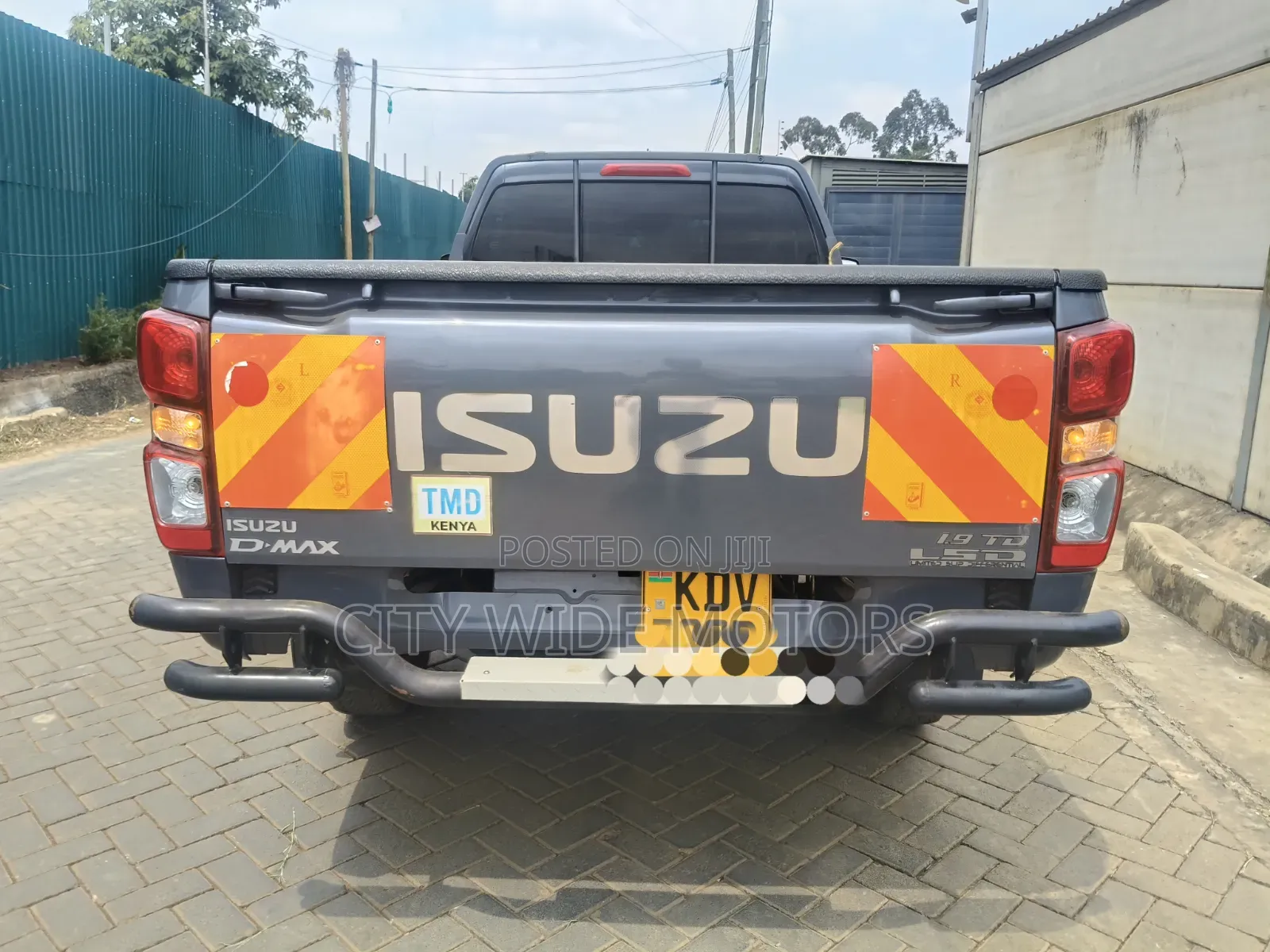 Isuzu D-MAX 2025 Gray