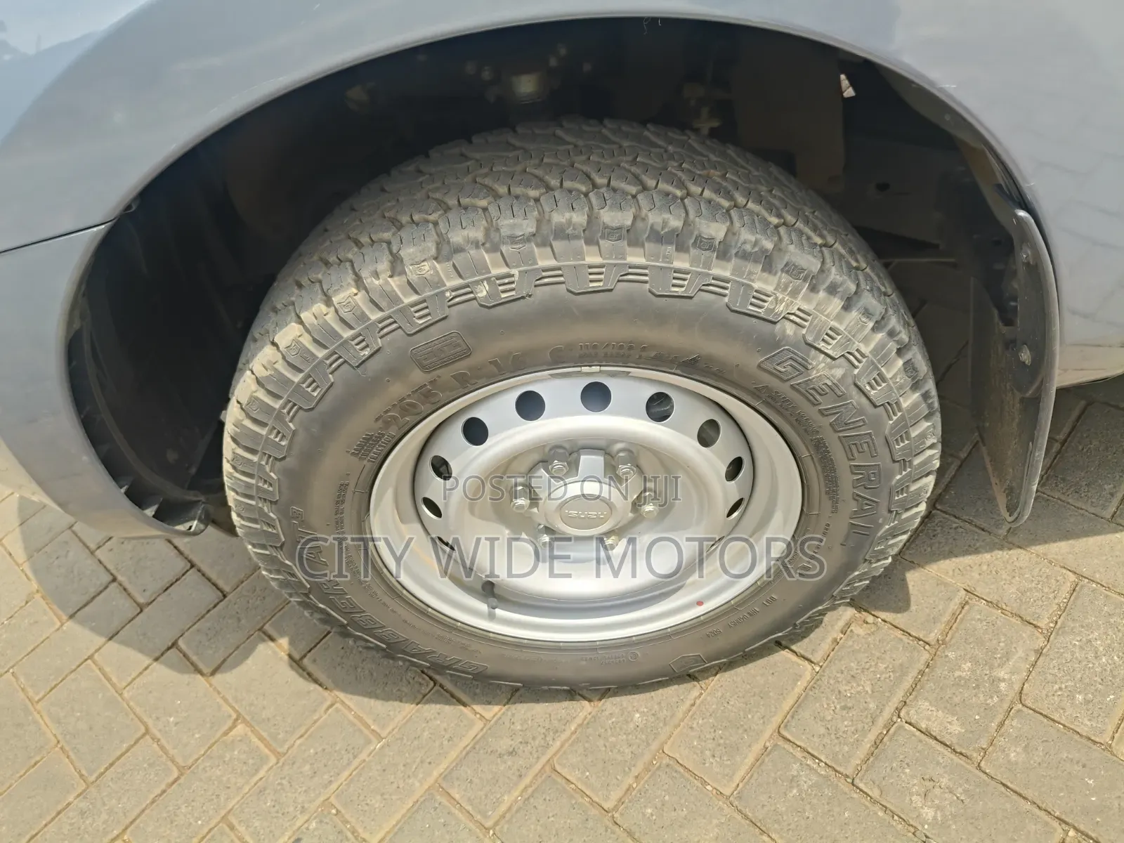 Isuzu D-MAX 2025 Gray