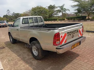 Toyota Hilux 2011 Silver