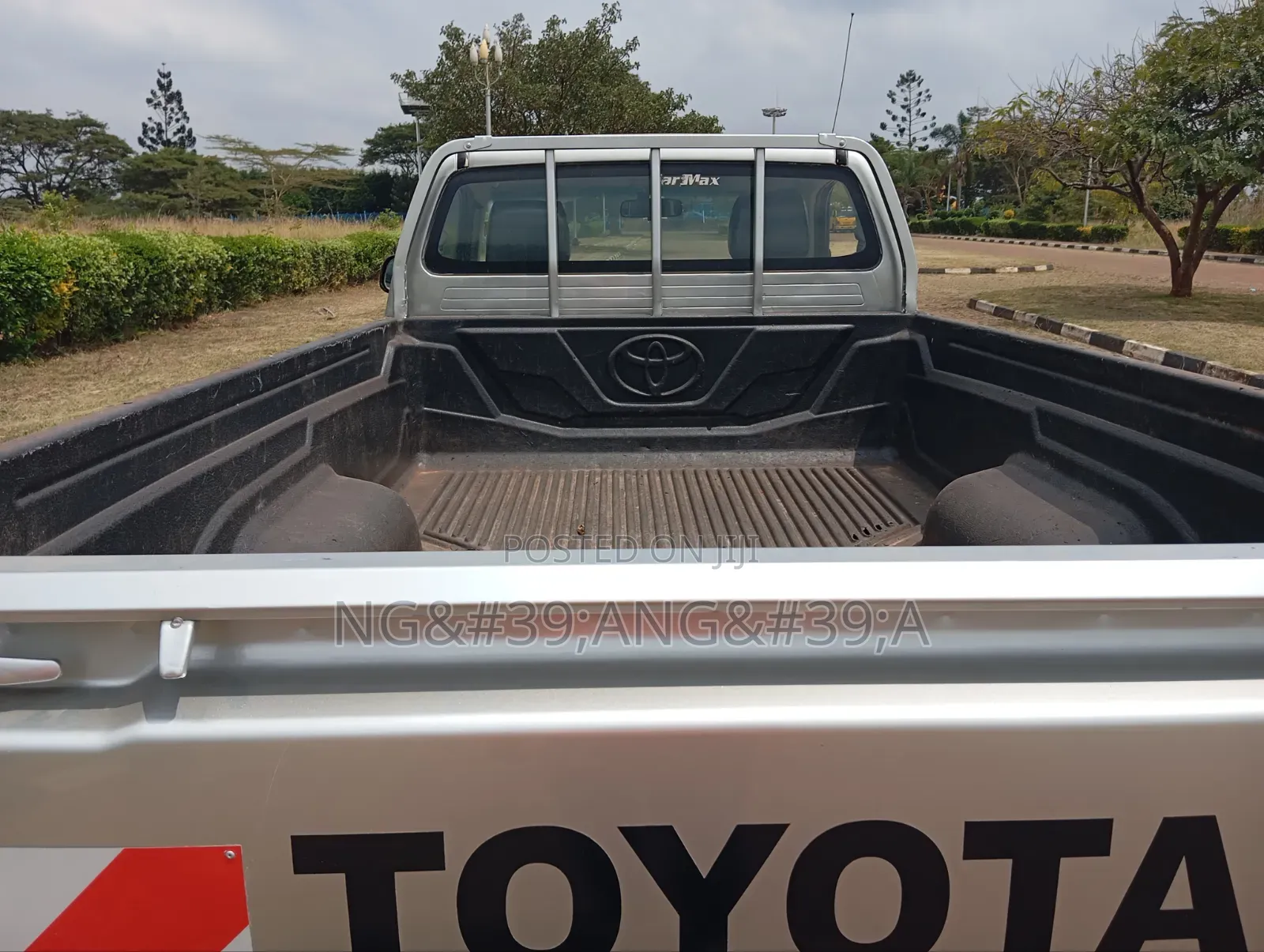 Toyota Hilux 2011 Silver