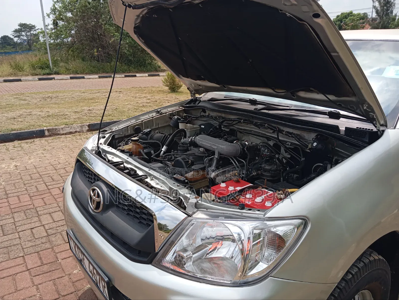 Toyota Hilux 2011 Silver
