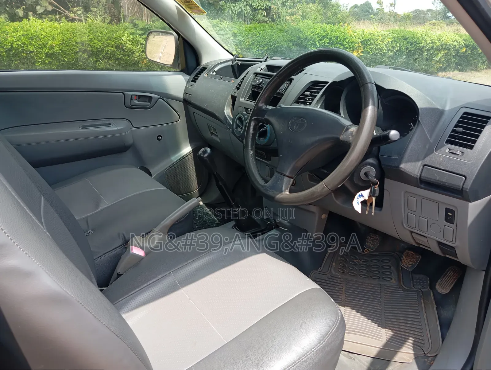 Toyota Hilux 2011 Silver