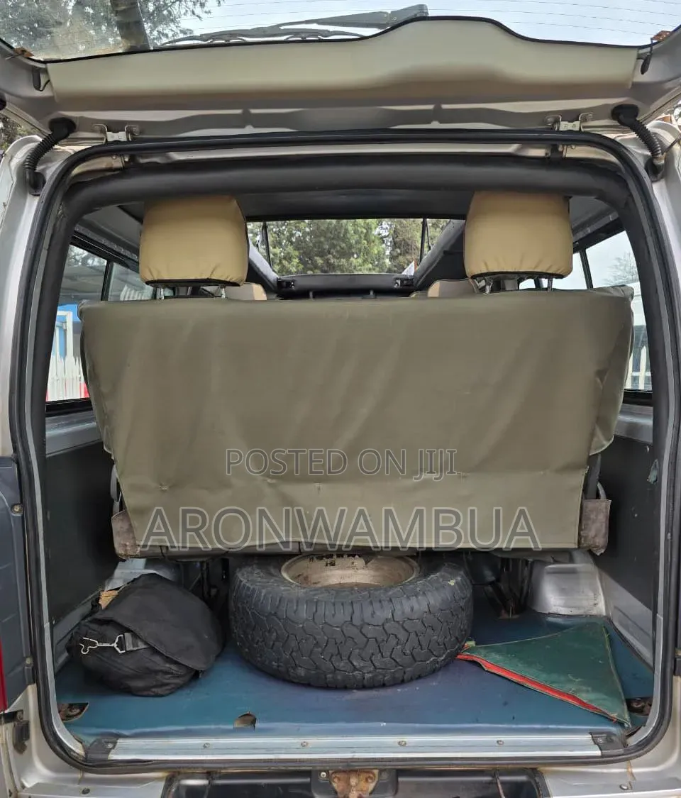 Toyota HiAce 2016 White