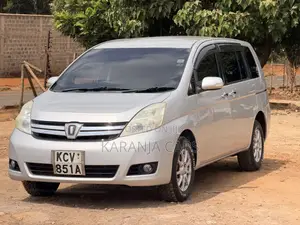 Toyota ISIS 1.8 G 2WD 2012 Silver