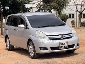 Toyota ISIS 1.8 G 2WD 2012 Silver
