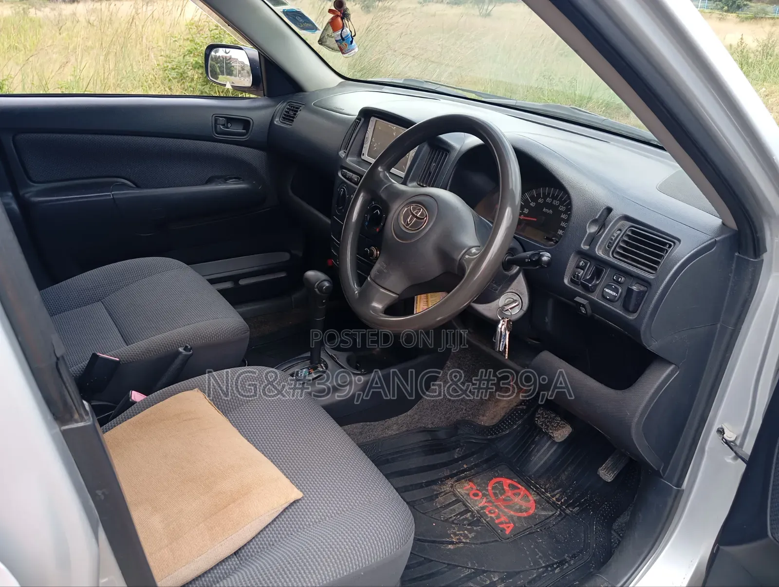 Toyota Succeed SV Premium 2014 Silver