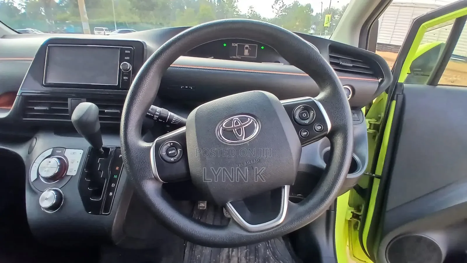Toyota Sienta 2018 Green