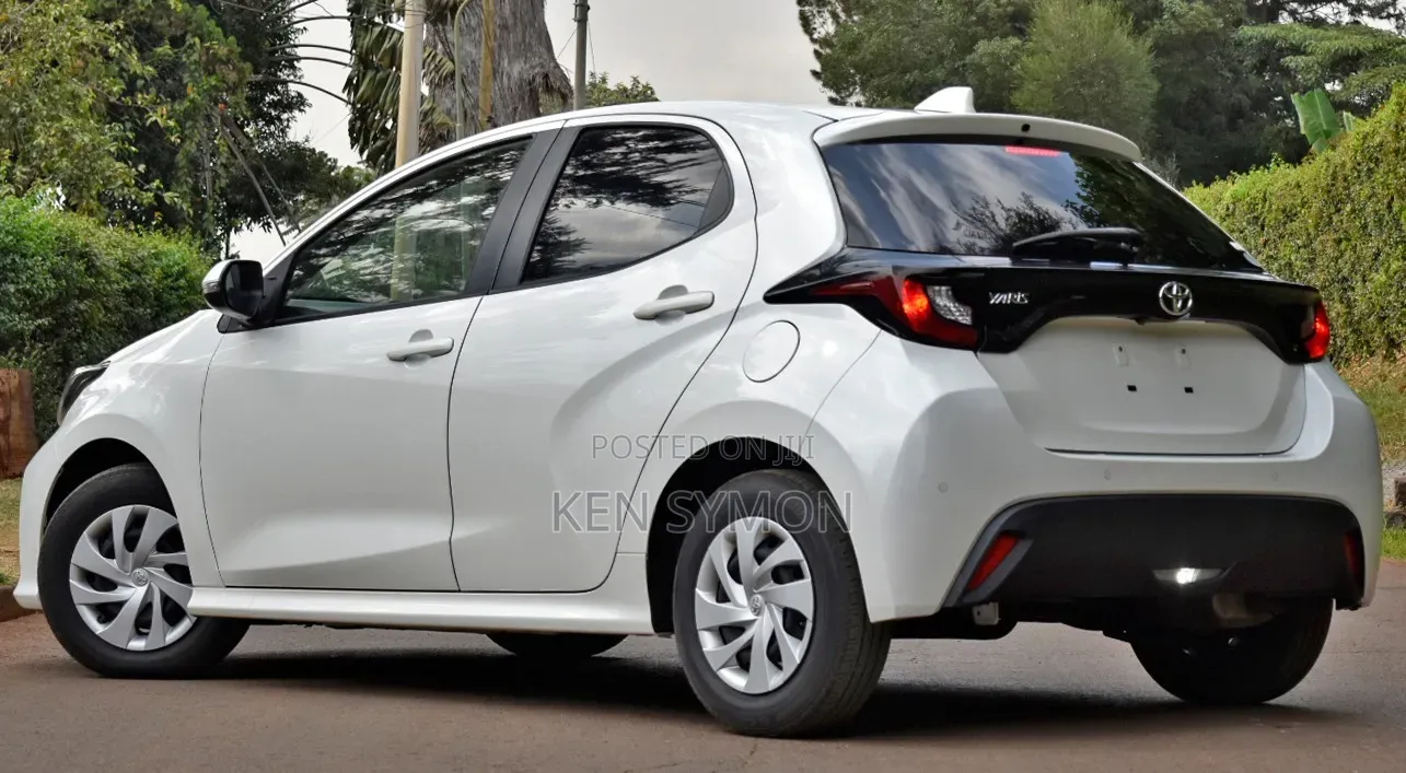 Toyota Yaris 2020 Pearl
