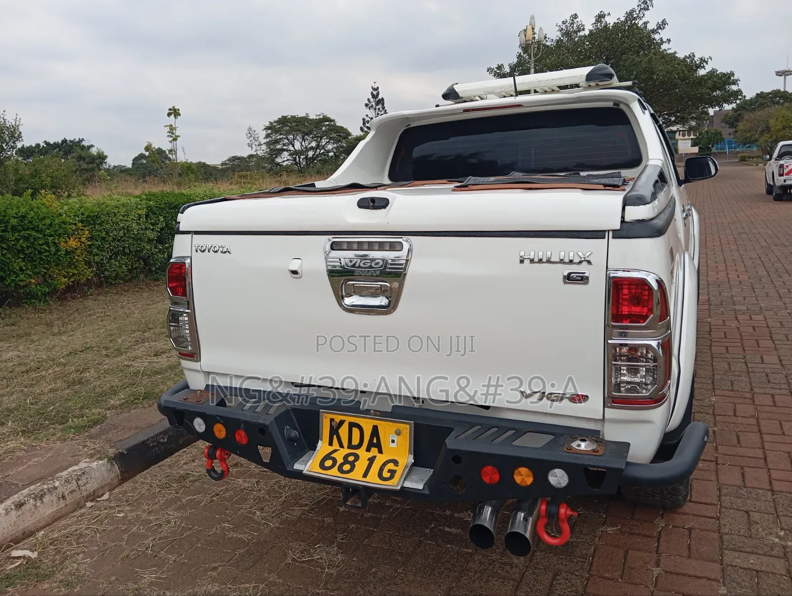 Toyota Hilux 2014 White