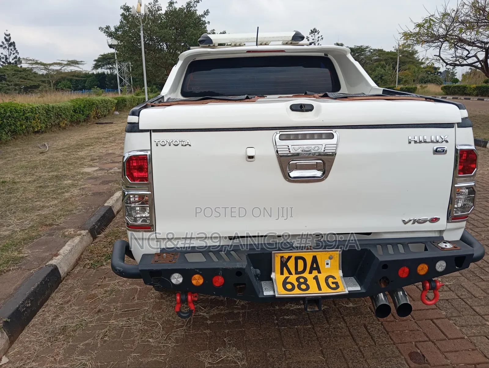 Toyota Hilux 2014 White