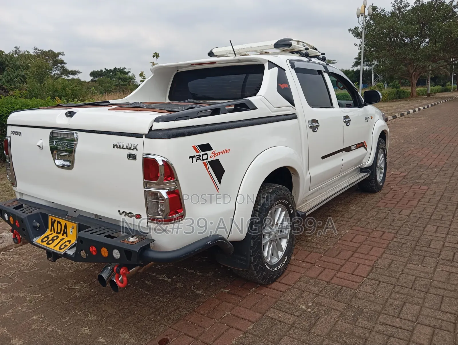 Toyota Hilux 2014 White