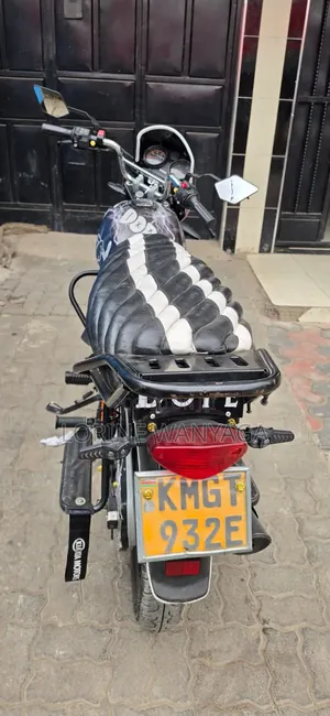 Bajaj Boxer 2024 Red