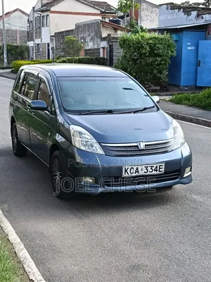 Toyota ISIS 2008 Gray