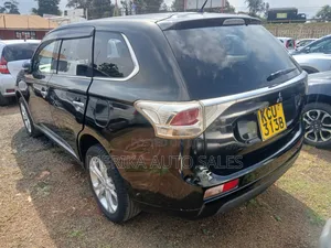 Mitsubishi Outlander 2013 Black