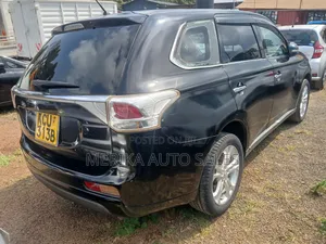 Mitsubishi Outlander 2013 Black