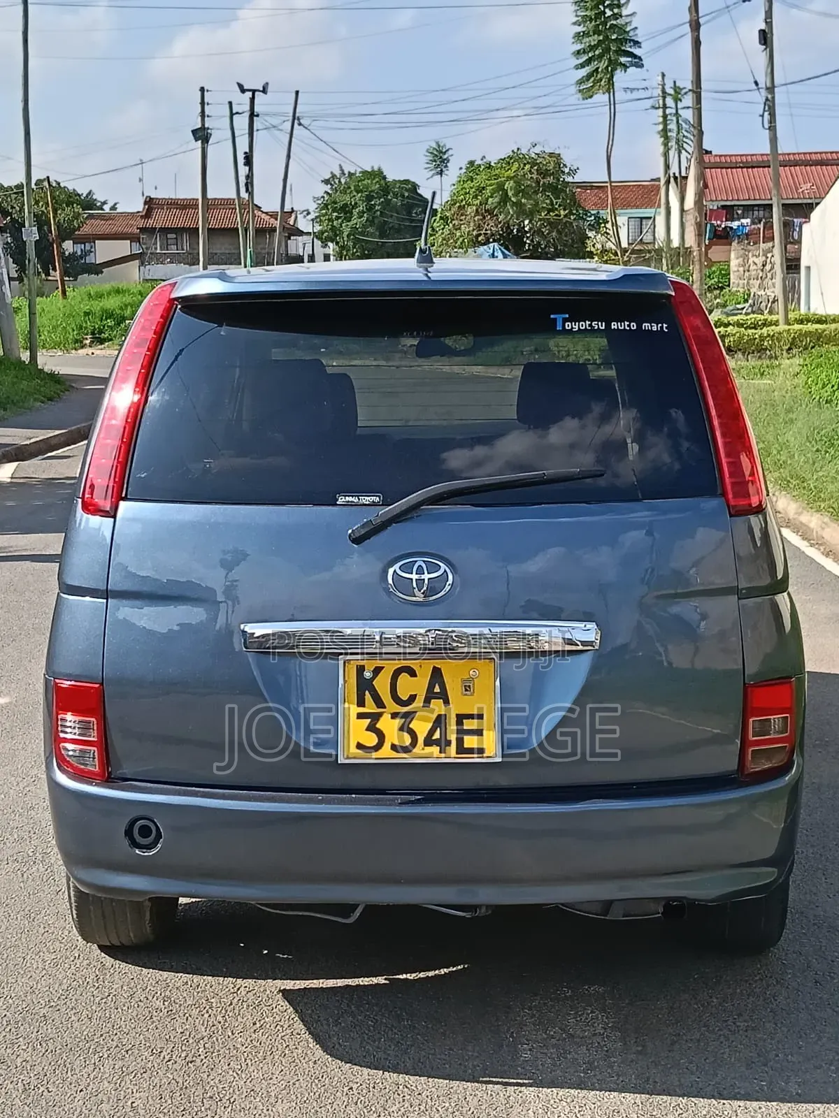 Toyota ISIS 2008 Gray