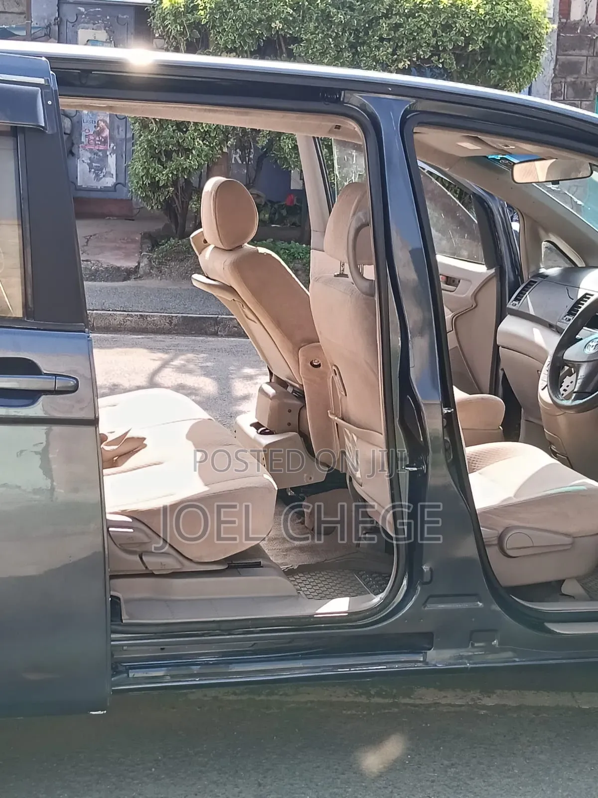 Toyota ISIS 2008 Gray
