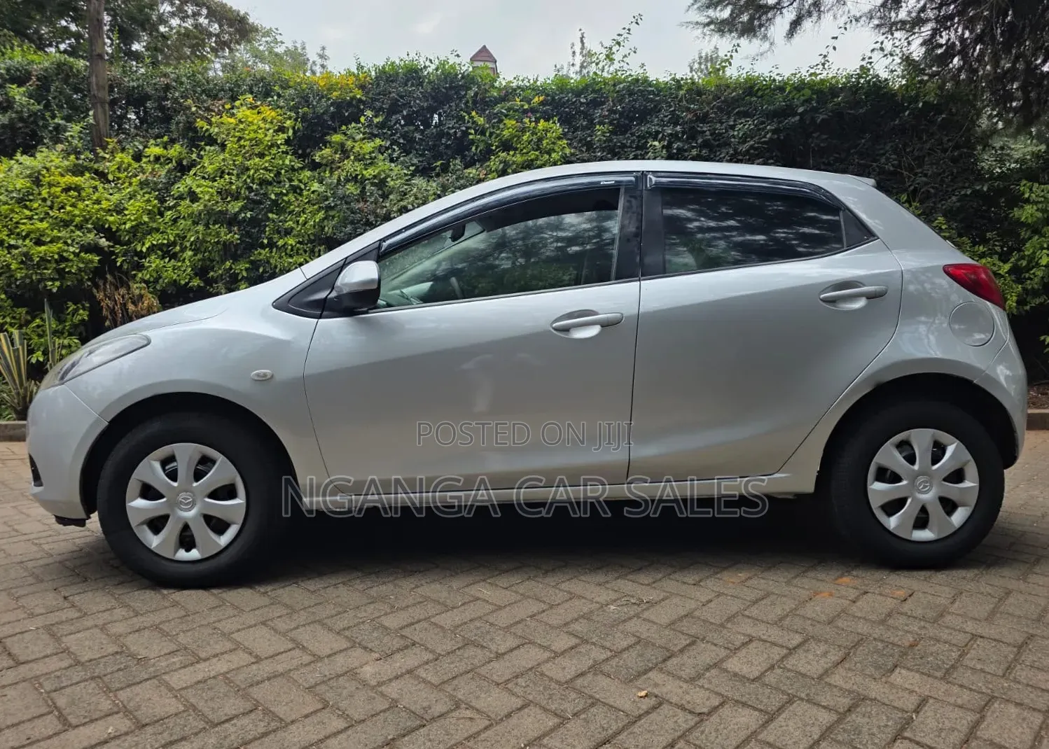 Mazda Demio 2012 Silver