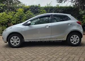 Mazda Demio 2012 Silver