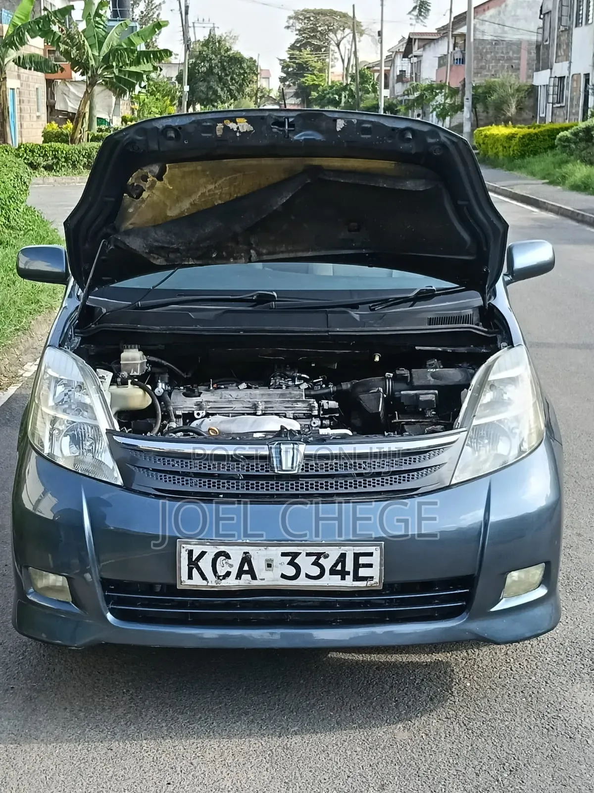 Toyota ISIS 2008 Gray