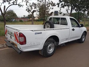 Isuzu D-MAX 2006 White