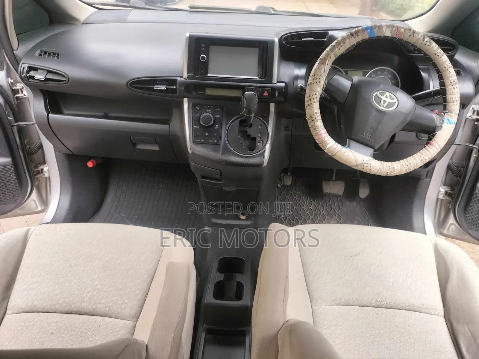 Toyota Wish 2013 Silver