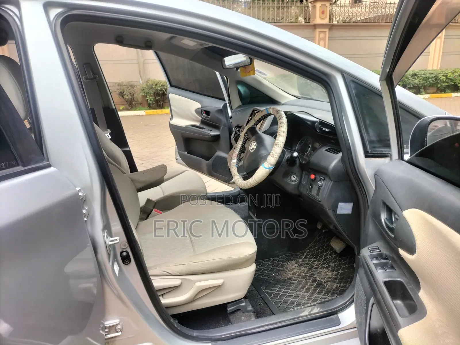 Toyota Wish 2013 Silver