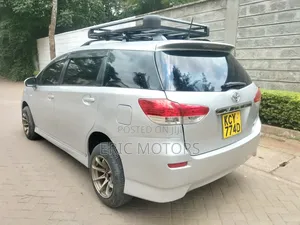 Toyota Wish 2013 Silver