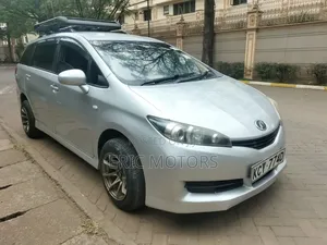 Toyota Wish 2013 Silver