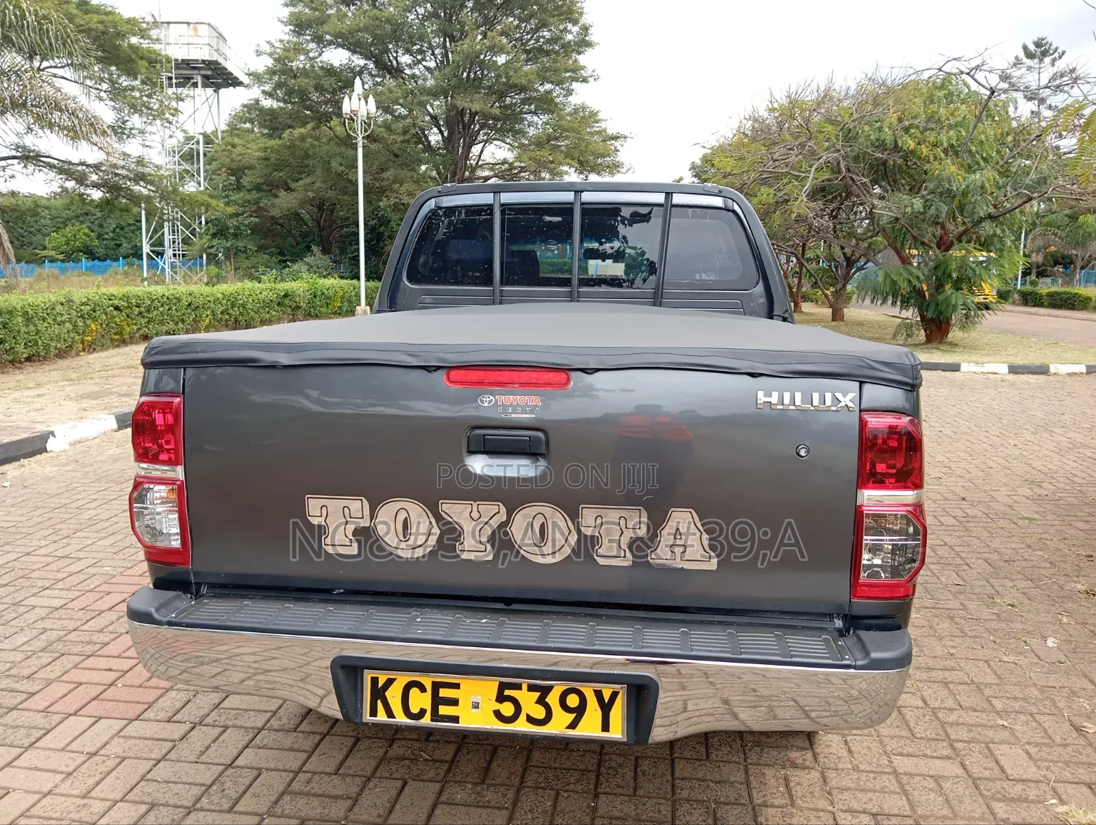 Toyota Hilux 2015 Gray