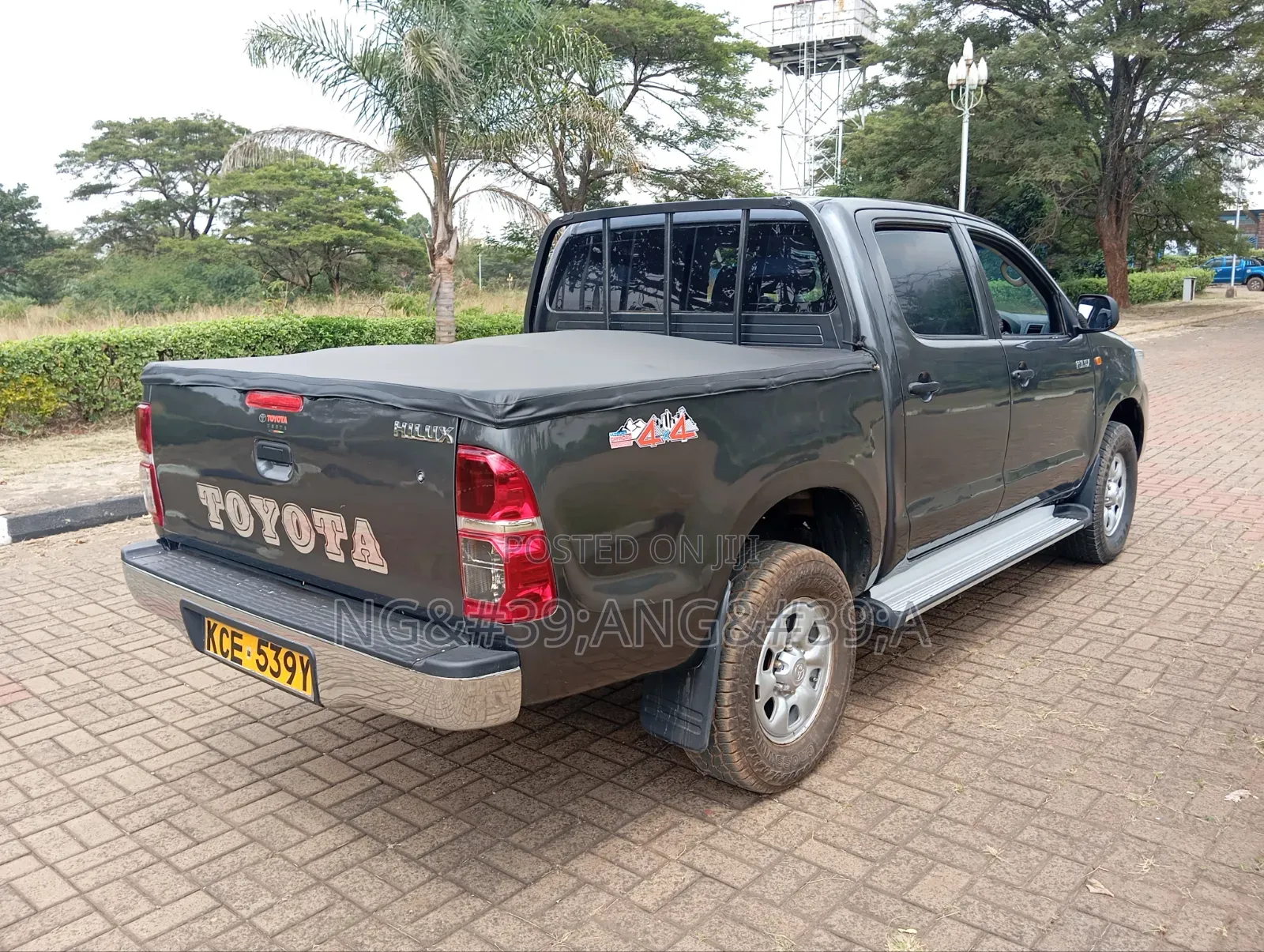 Toyota Hilux 2015 Gray