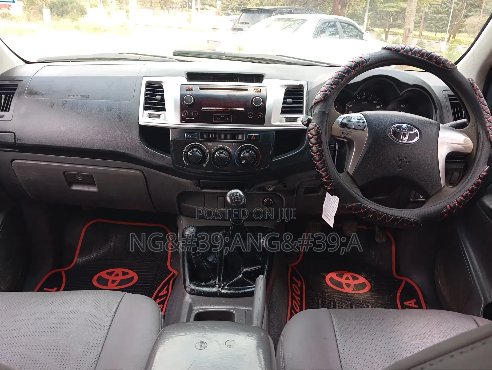 Toyota Hilux 2015 Gray