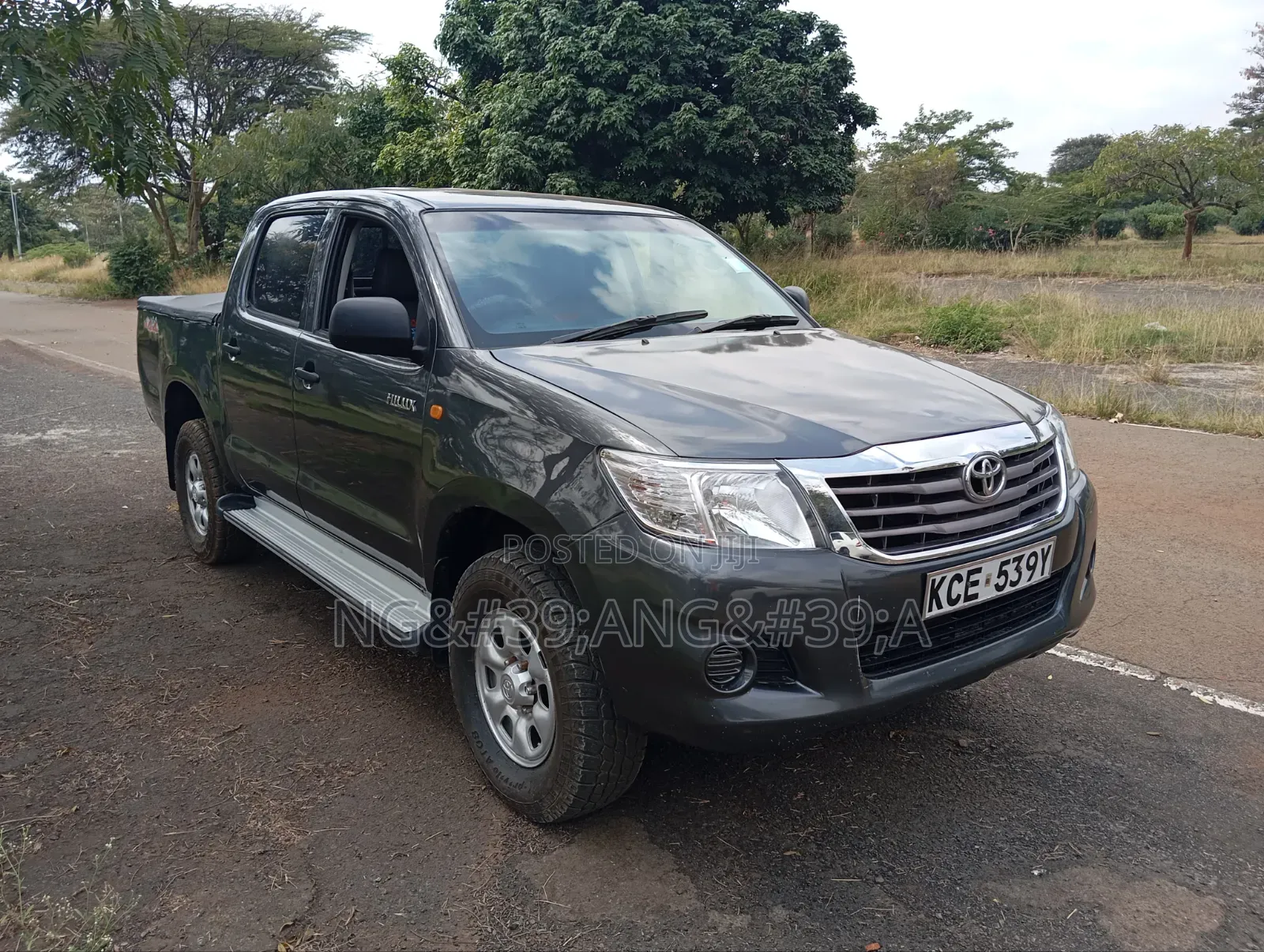 Toyota Hilux 2015 Gray
