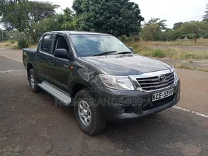 Toyota Hilux 2015 Gray