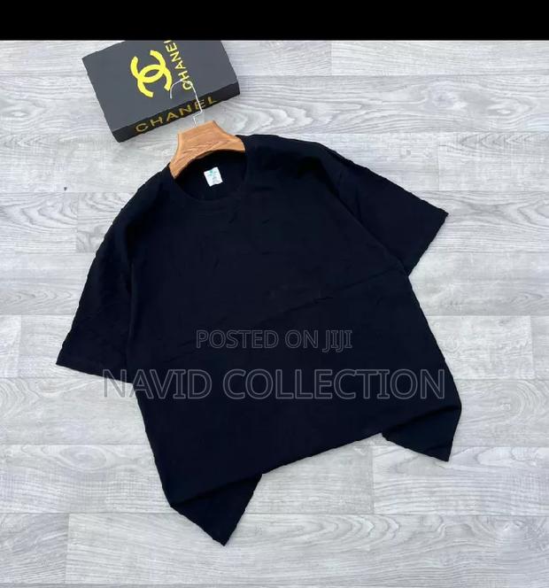 Quality Round Neck T-Shirts - thumbnail 2