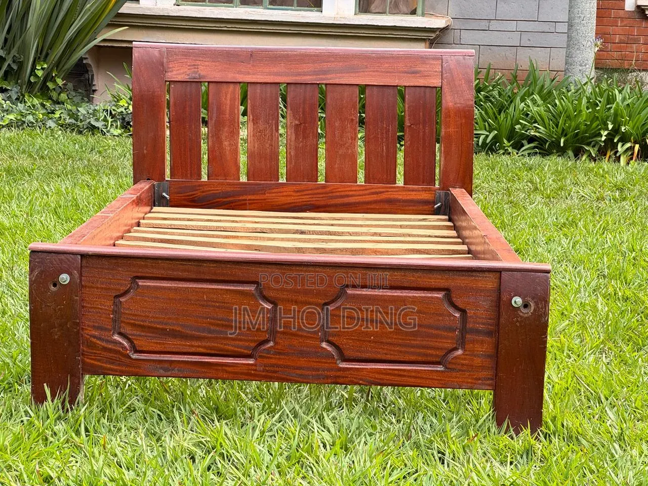 Classic Mahogany Bed