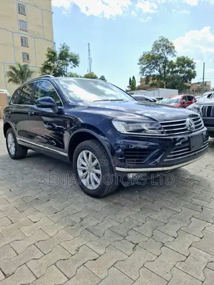 Volkswagen Touareg 2017 Blue
