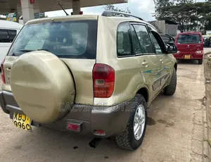Toyota RAV4 2005 Yellow