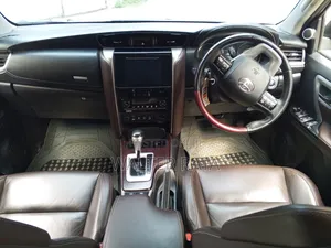 Toyota Fortuner 2017 Brown