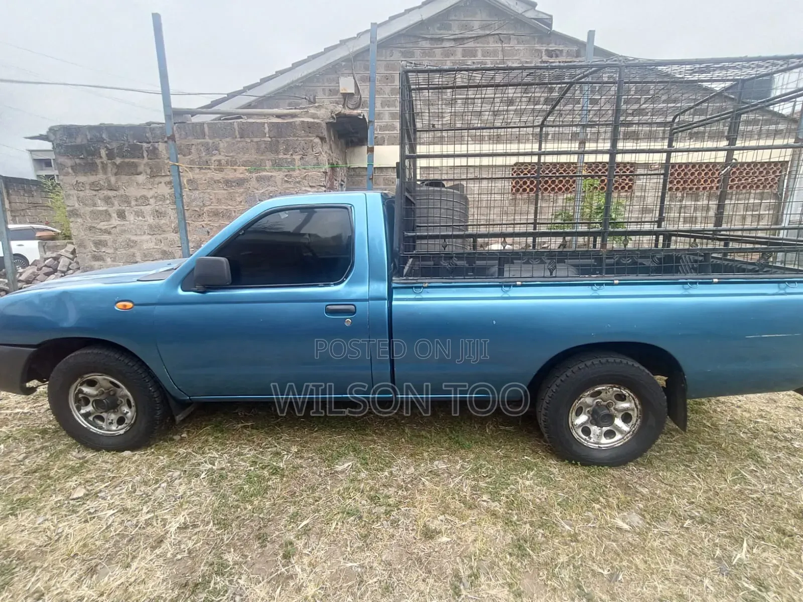 Nissan Hardbody 2011 Blue