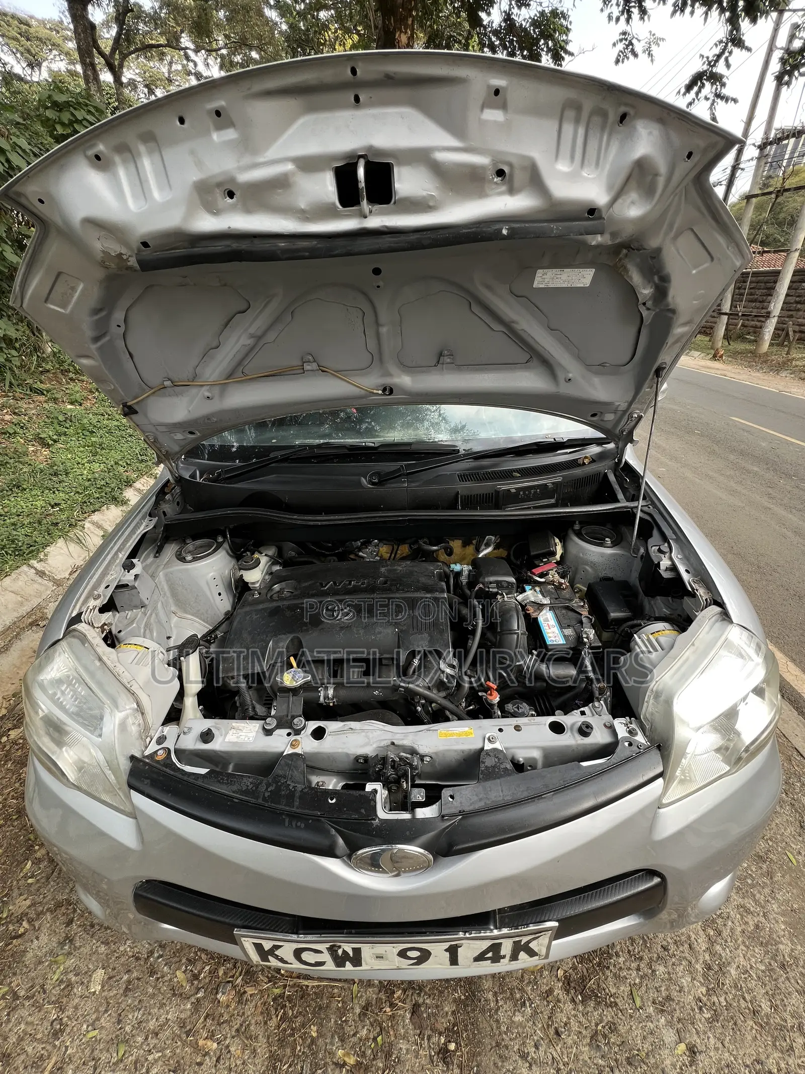 Toyota Sienta 1.5 FWD 2012 Silver
