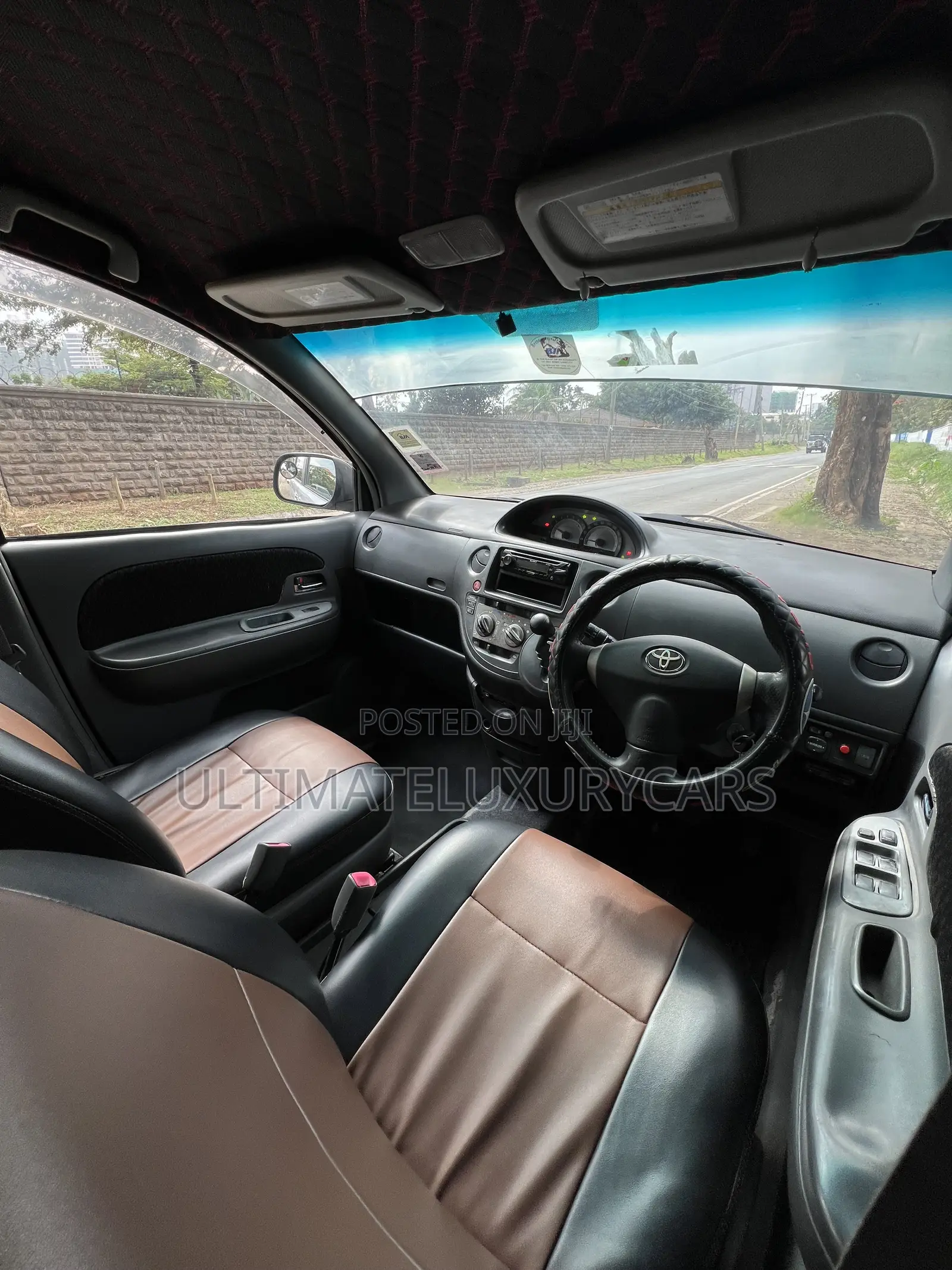Toyota Sienta 1.5 FWD 2012 Silver