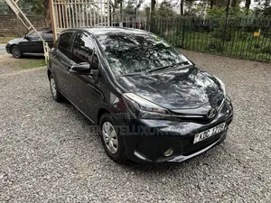 Toyota Vitz 1.3 FWD 5dr 2014 Gray