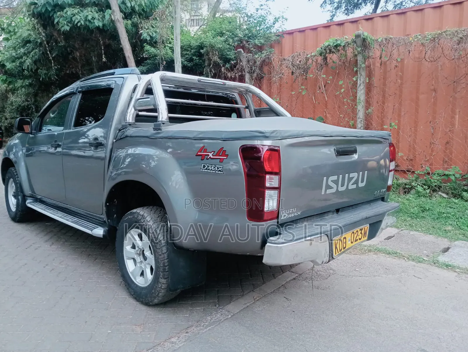 Isuzu D-MAX 2022 Gray